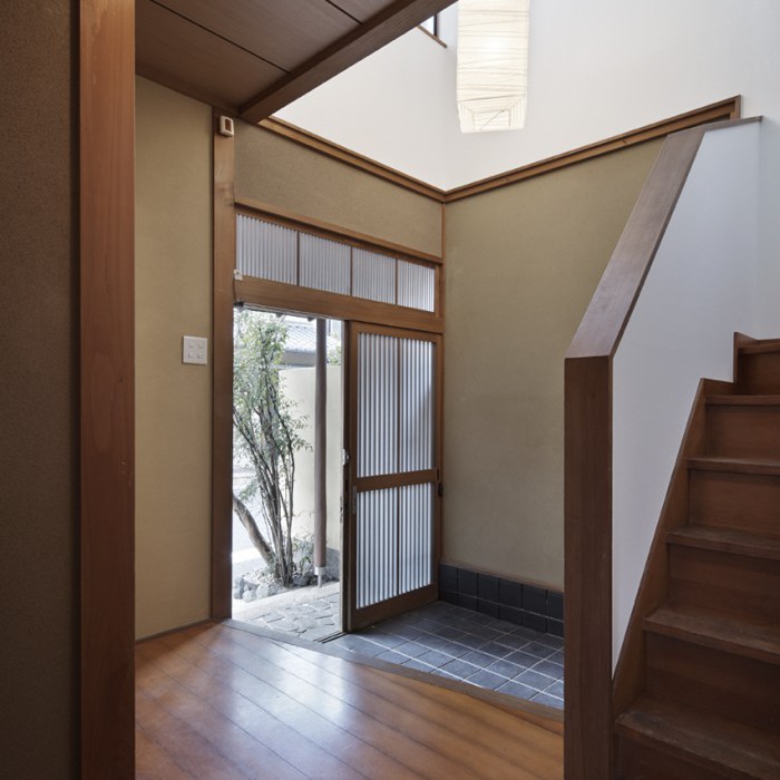 House in Murasakino Entrance