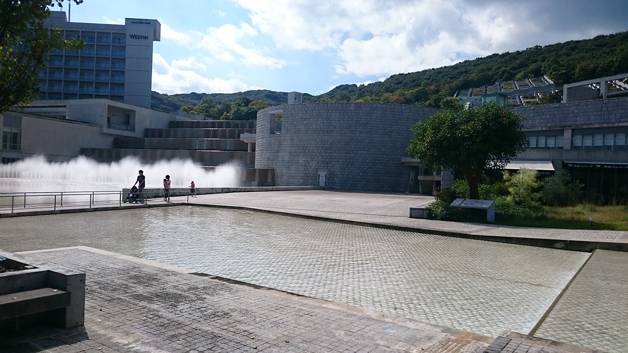 The Shell Garden Plaza contains 1,000 fountains and 1 million scallop shells.