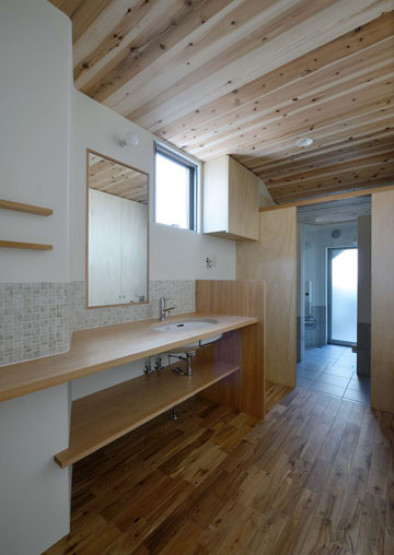 House in Gentaku Bathroom  Design