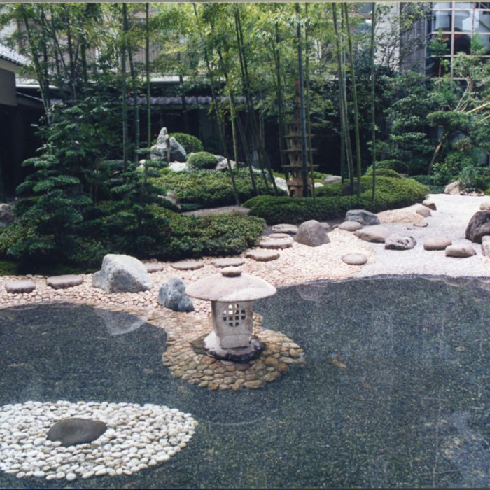 Hotel Isobe Asian Decor Garden
