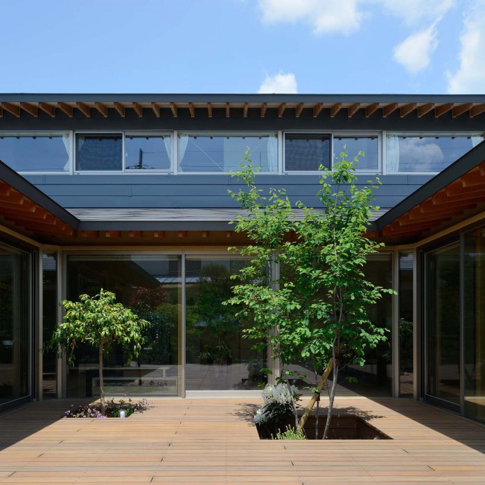 House in Itami Courtyard Traditional Japanese Design